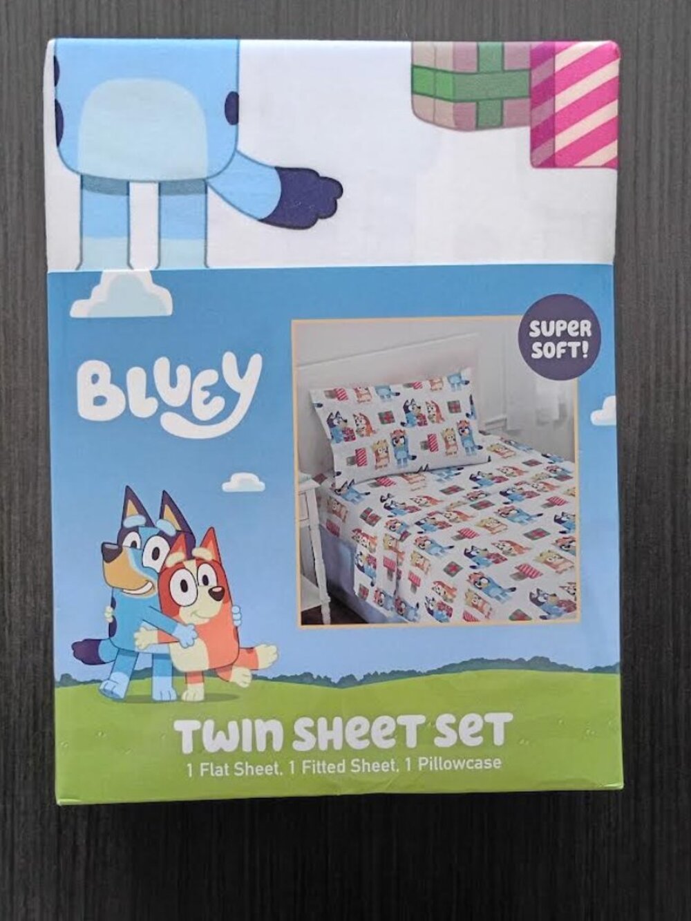 Bluey Twin Sheet Set - Kids Cartoon Bedding in Blue and White